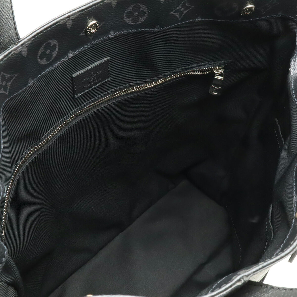 Louis Vuitton Monogram Eclipse Noir Monogram Eclipse Taiga Leather Shoulder Bag Tote Bag (Pre-Owned)