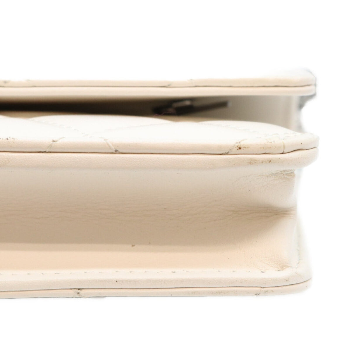 Chanel White Shoulder Bag (Pre-Owned)