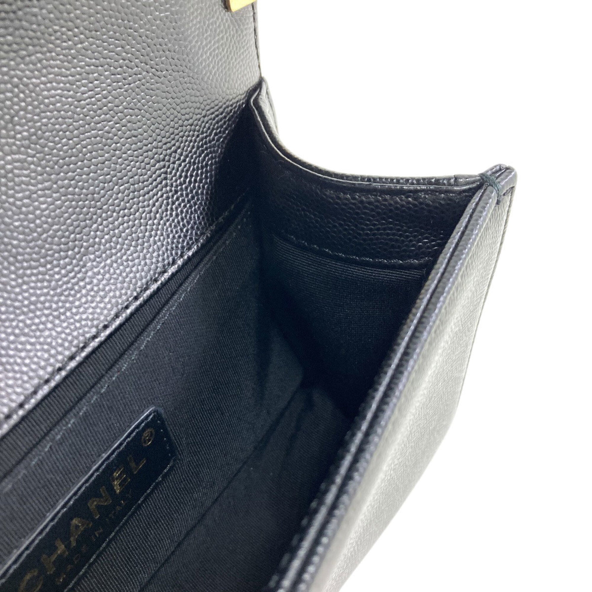 Chanel Black Leather Shoulder Bag (Pre-Owned)