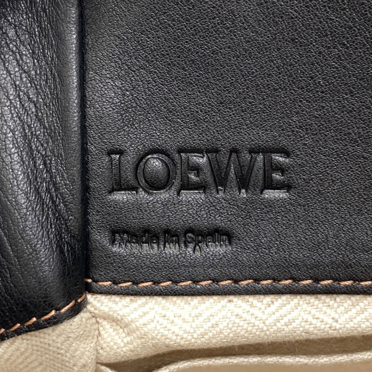 Loewe Beige Black Leather Handbag (Pre-Owned)