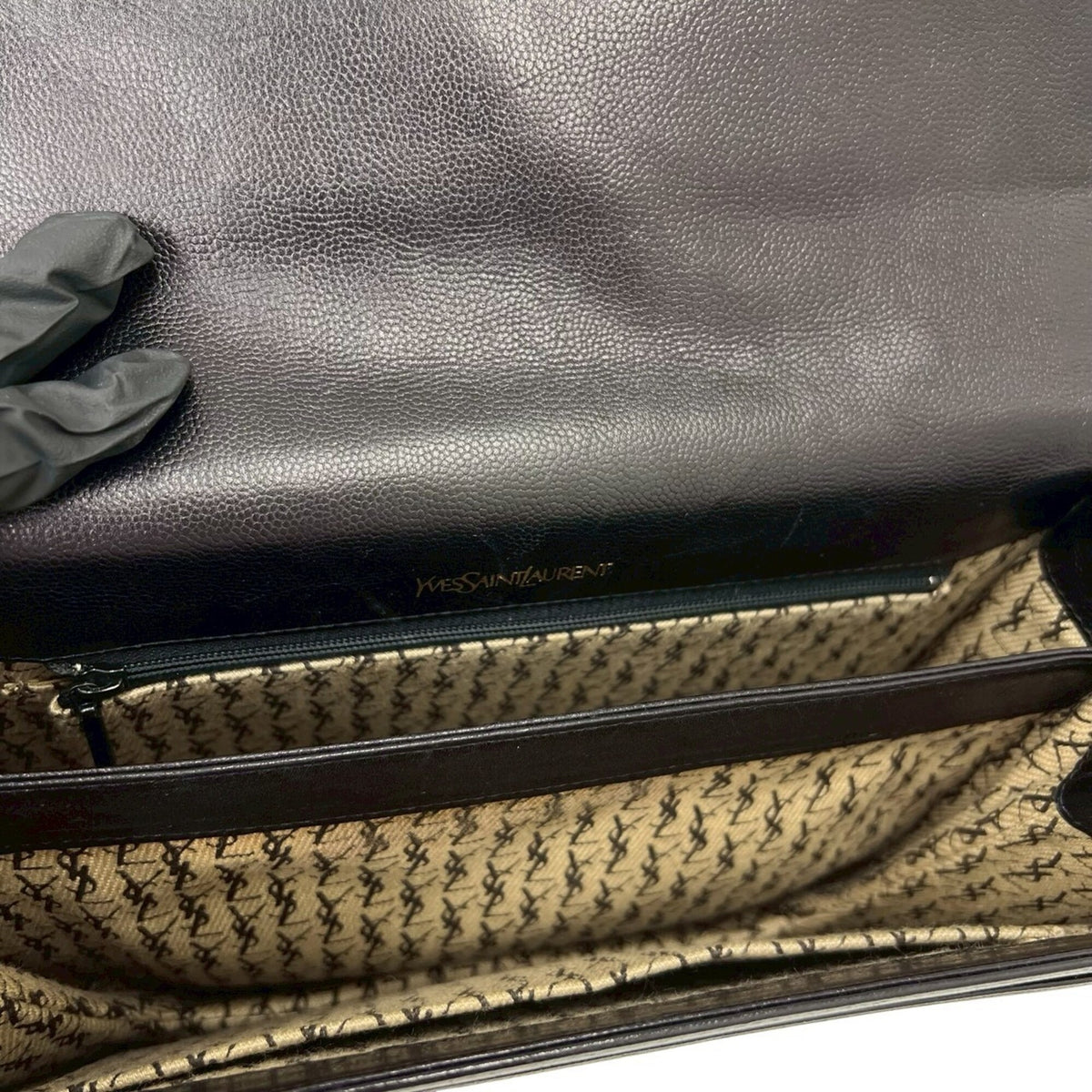Yves Saint Laurent Black Leather Shoulder Bag (Pre-Owned)