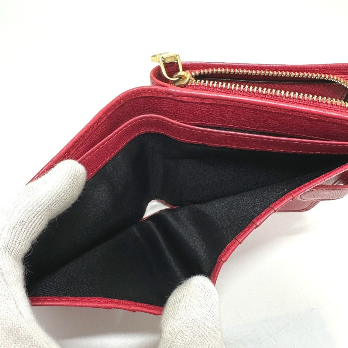 Loewe Red Color Leather Wallet (Bi-Fold) (Pre-Owned)