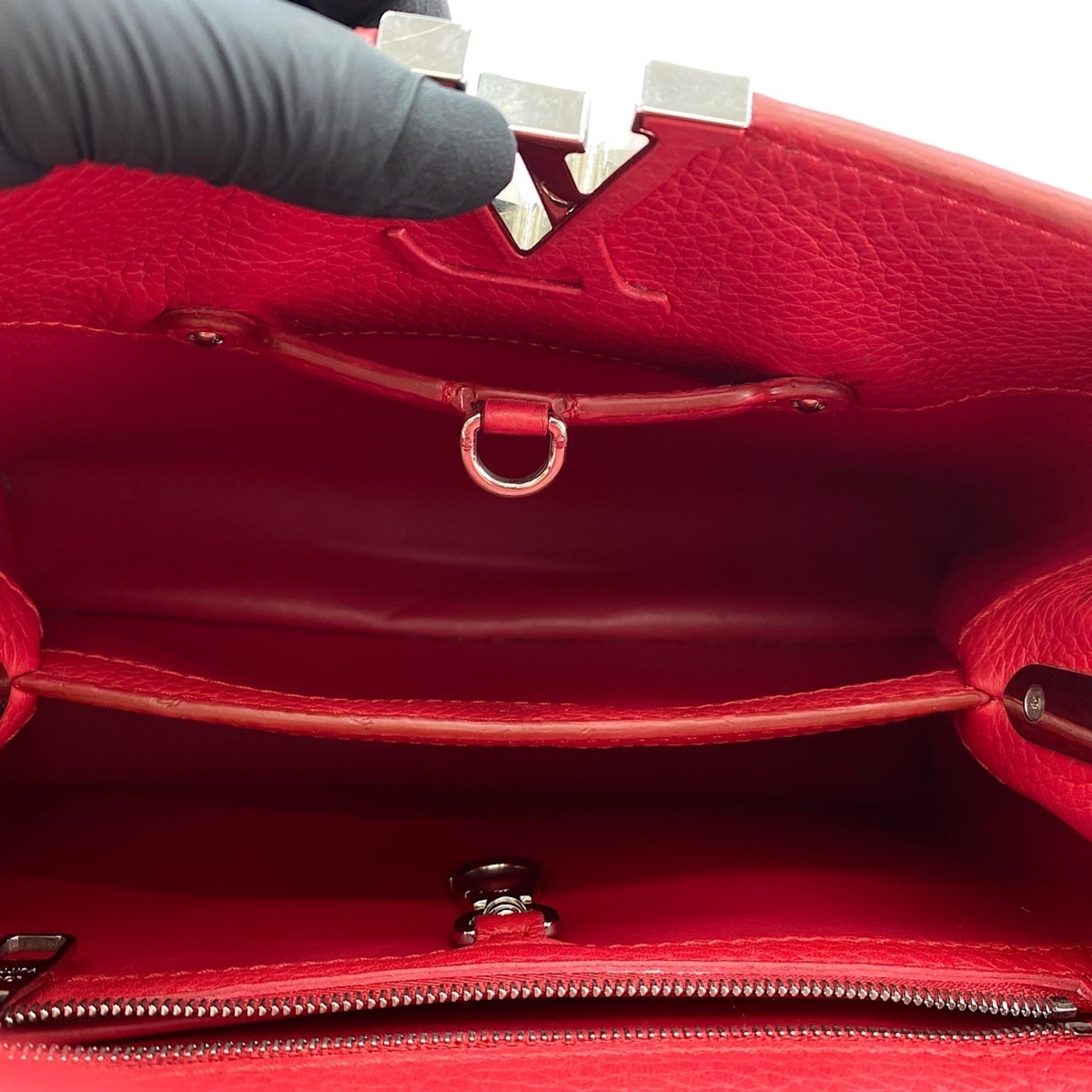 Louis Vuitton Red Color Handbag (Pre-Owned)