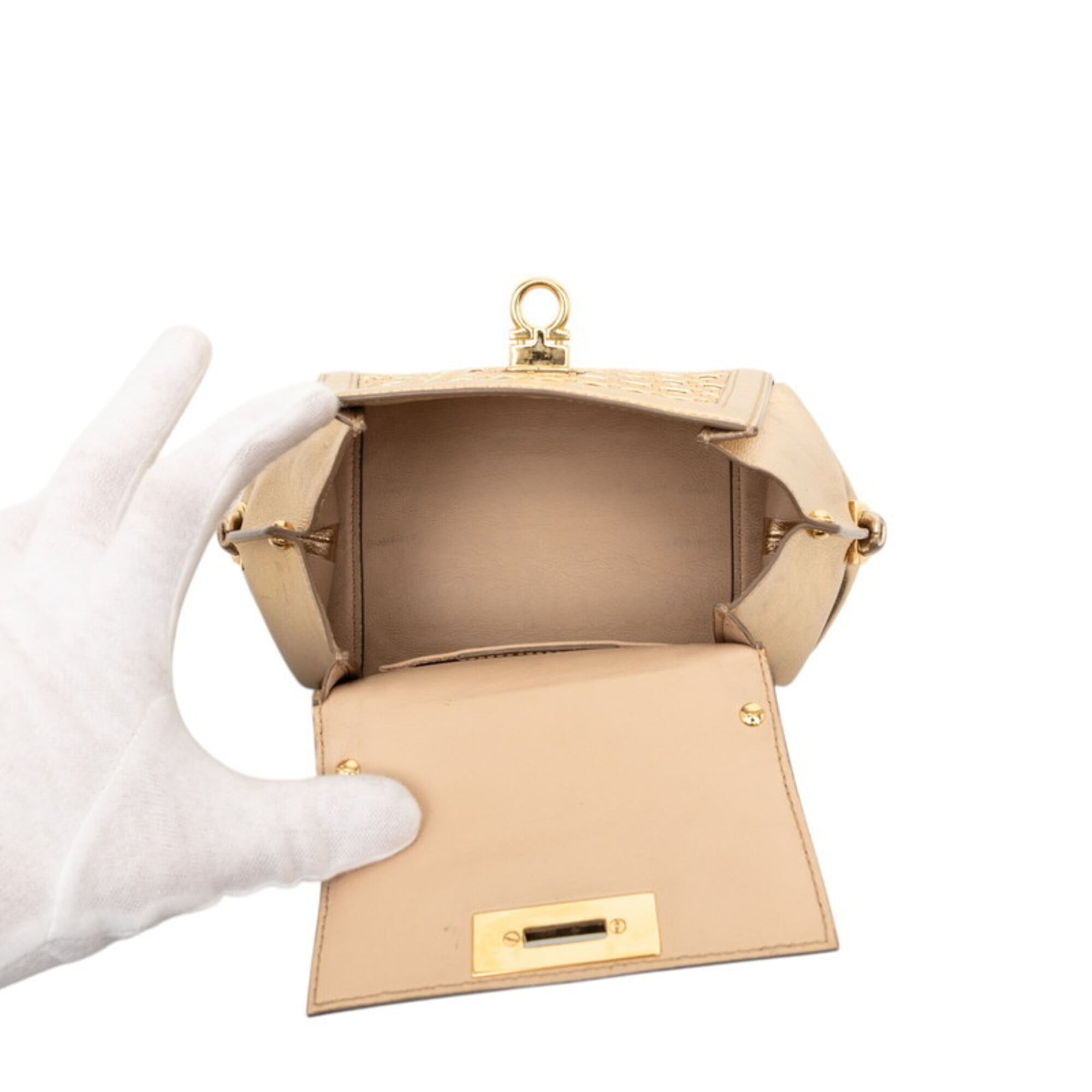 Salvatore Ferragamo Gold Leather Handbag Shoulder Bag (Pre-Owned)