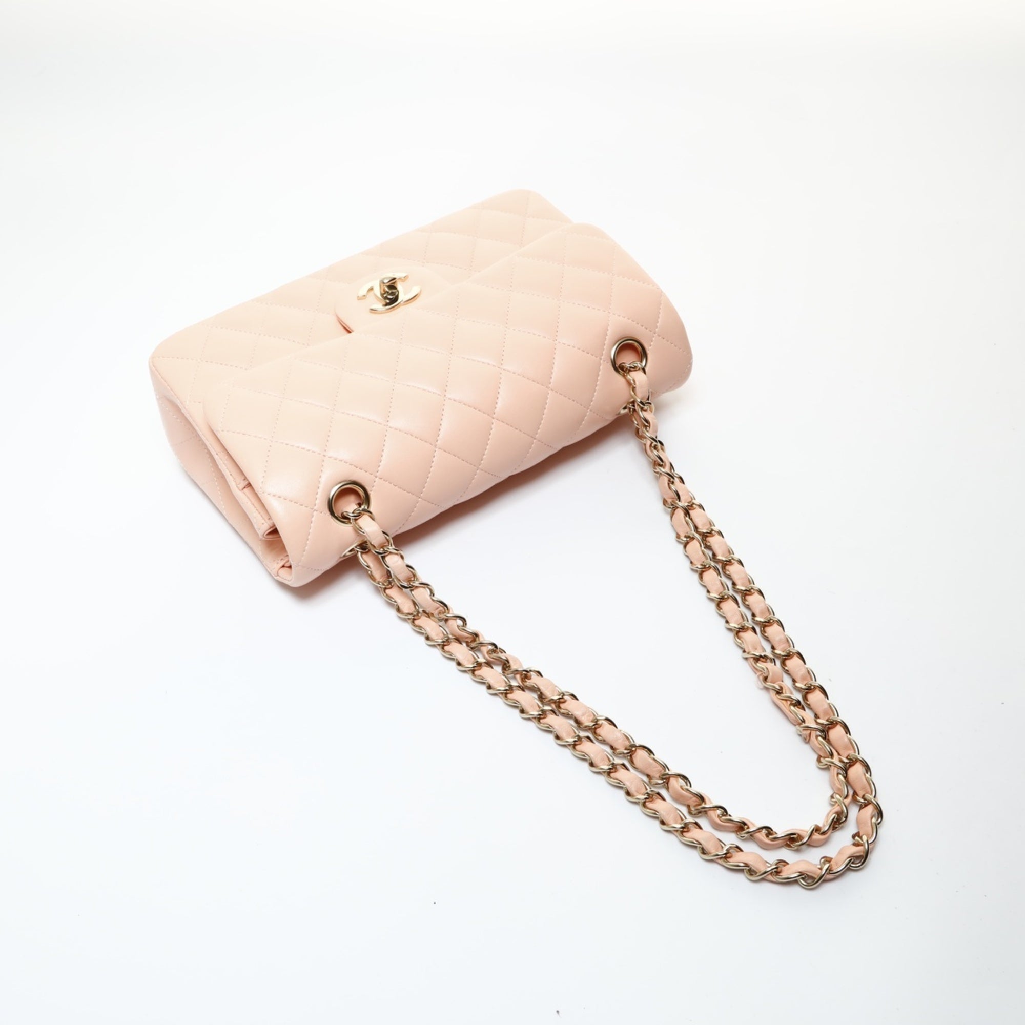 Chanel Pink Shoulder Bag (Pre-Owned)