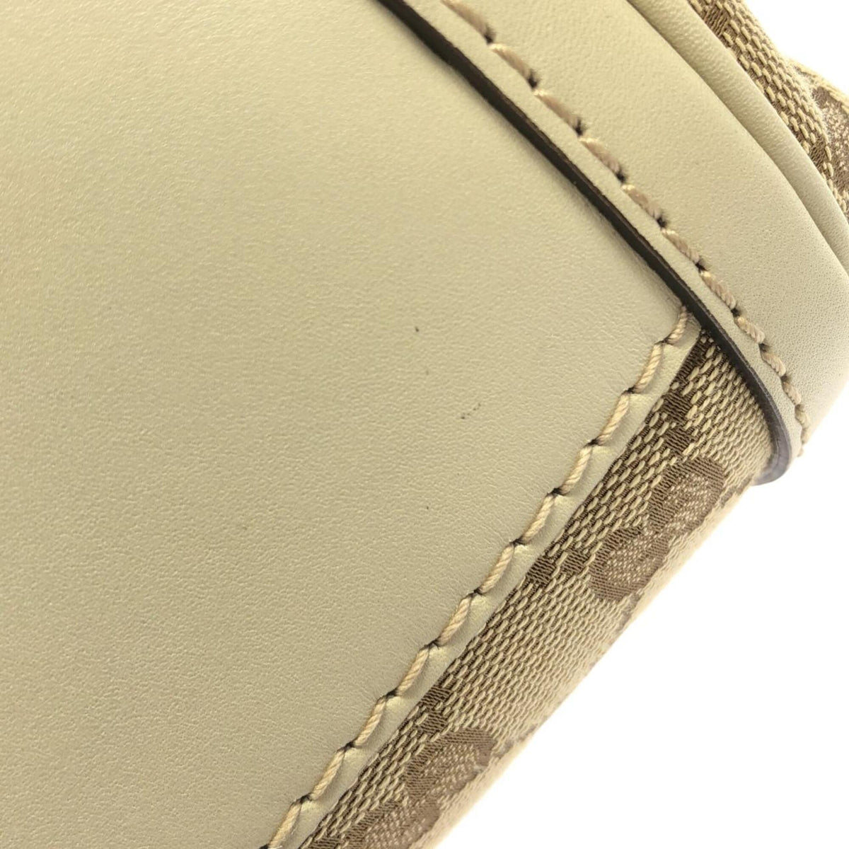 Gucci Beige Ivory Gg Canvas Shoulder Bag (Pre-Owned)
