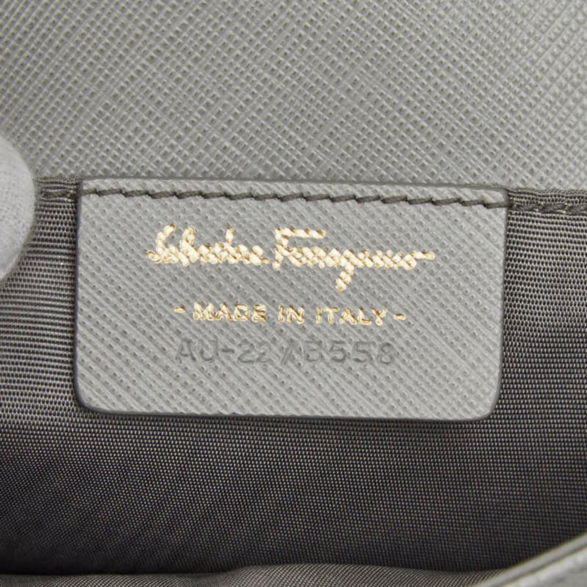 Salvatore Ferragamo Gray Leather Shoulder Bag (Pre-Owned)