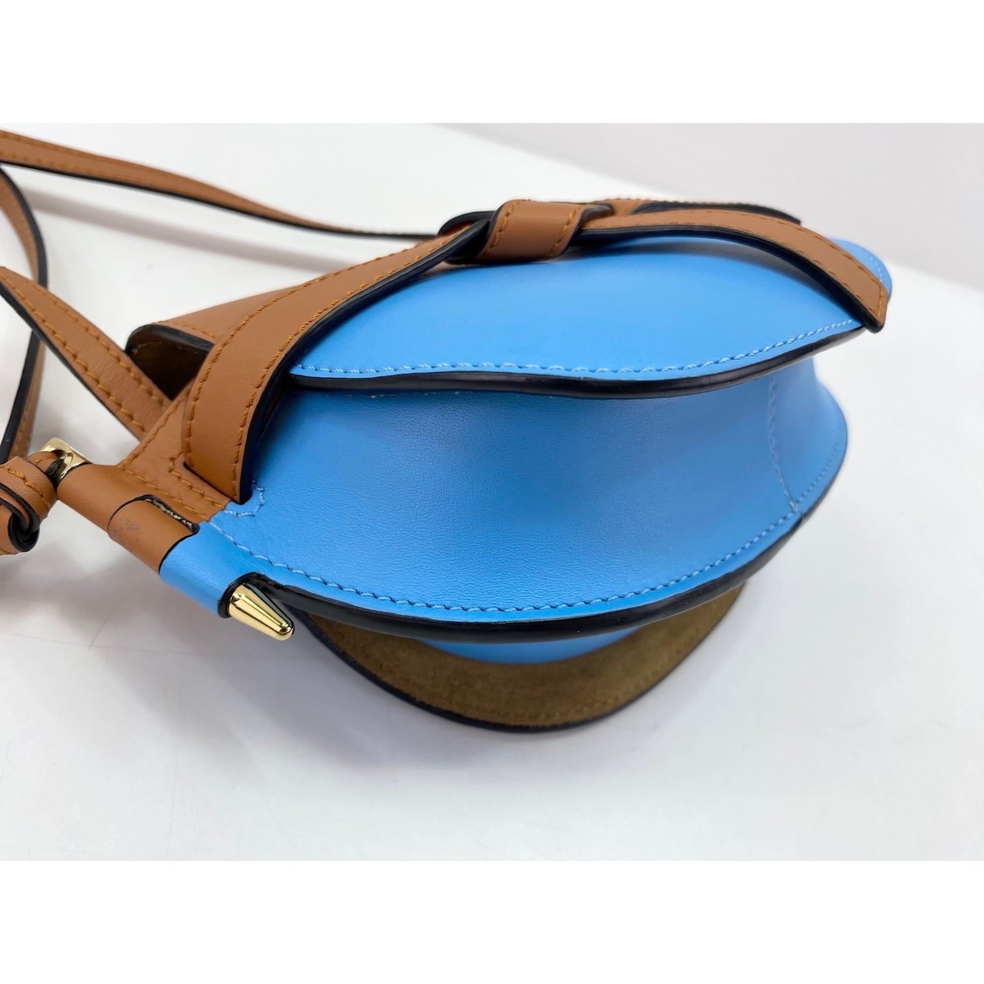 Loewe Brown Leather Shoulder Bag (Pre-Owned)