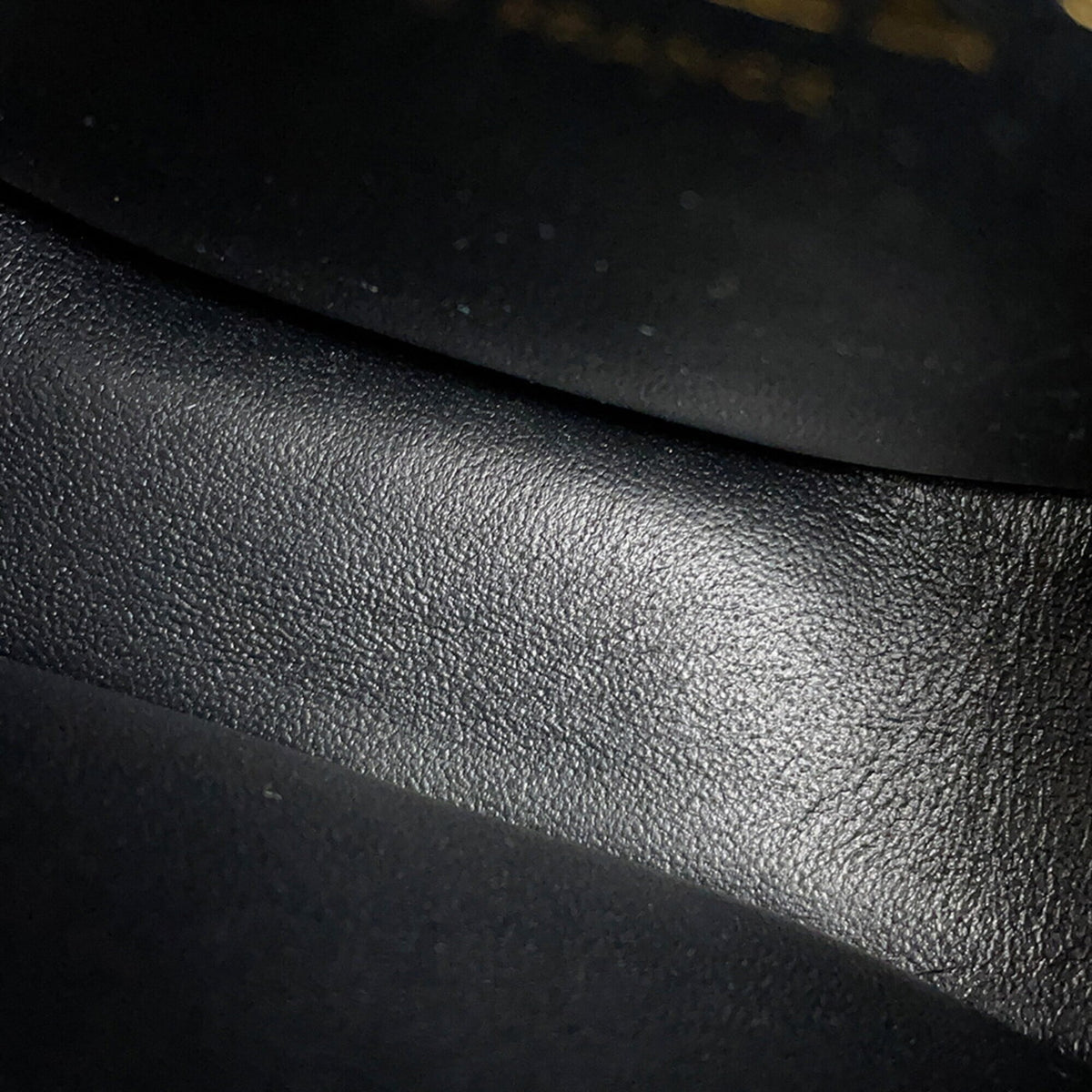 Chanel Black Grained Calfskin Handbag Shoulder Bag (Pre-Owned)