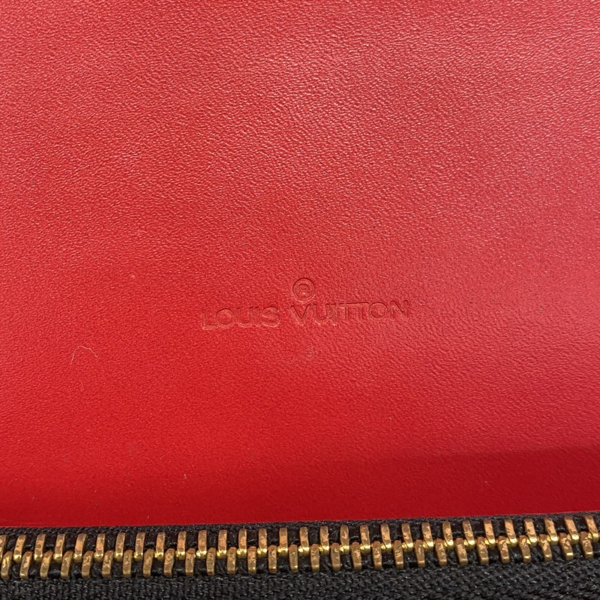 Louis Vuitton Noir Shoulder Bag (Pre-Owned)