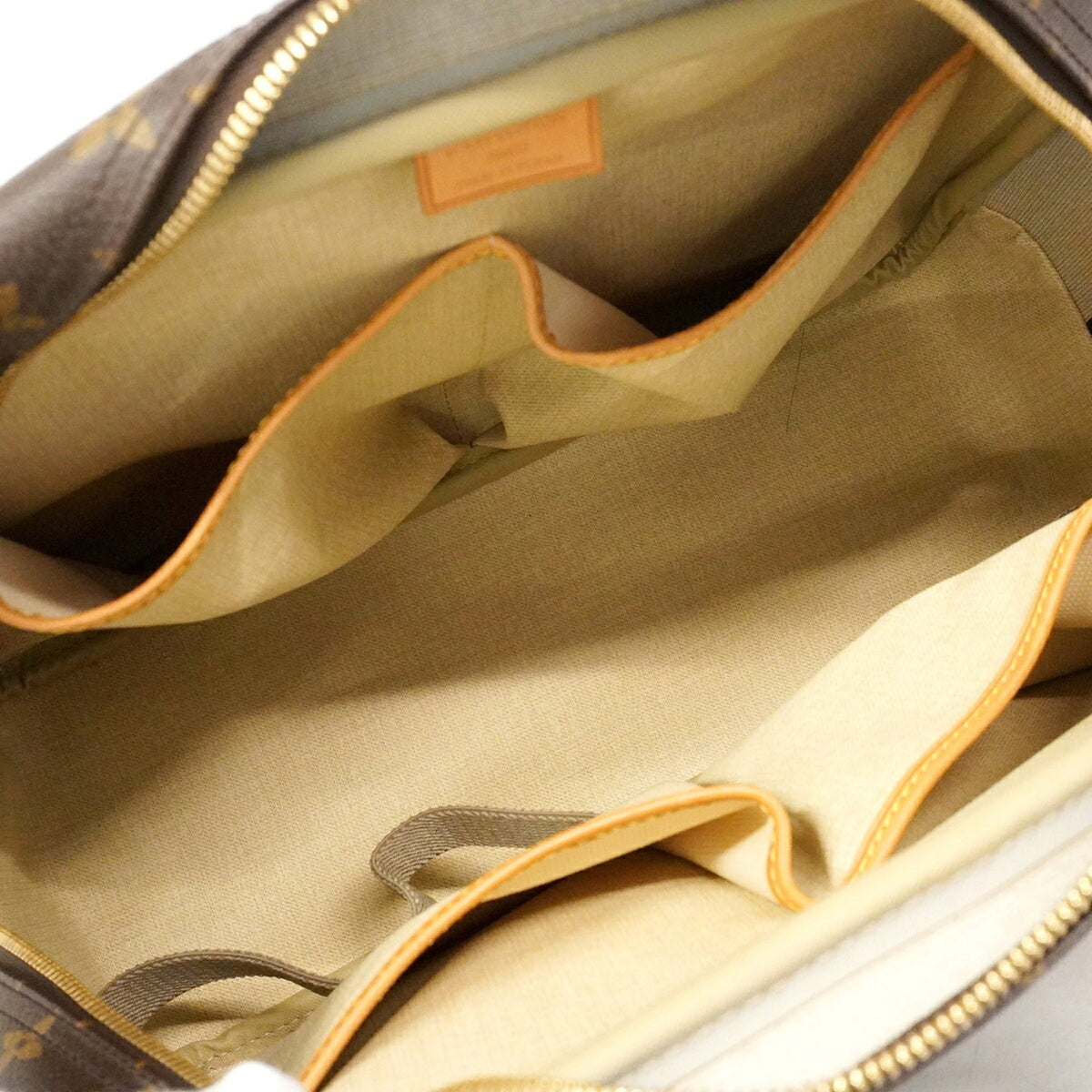 Louis Vuitton Brown Handbag (Pre-Owned)