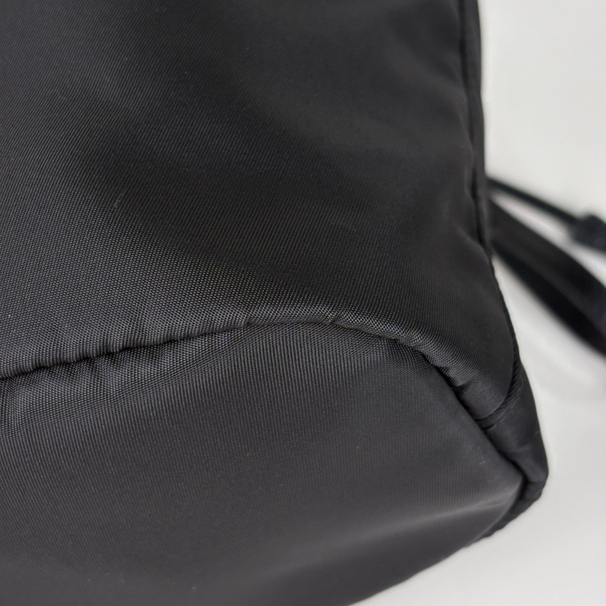 Prada Black Nero Nylon Pouch (Pre-Owned)
