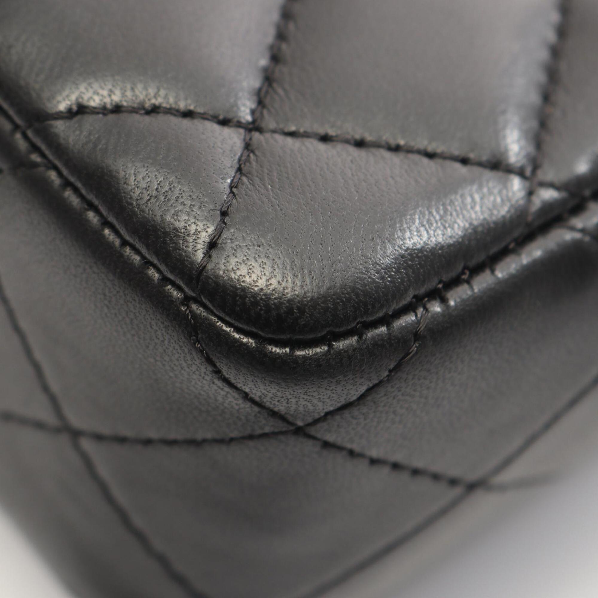 Chanel Black Leather Handbag Shoulder Bag (Pre-Owned)