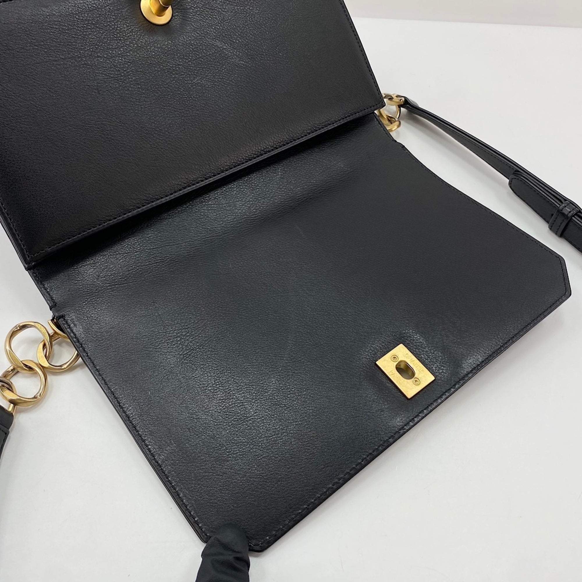 Chanel Matelasse Black Shoulder Bag (Pre-Owned)