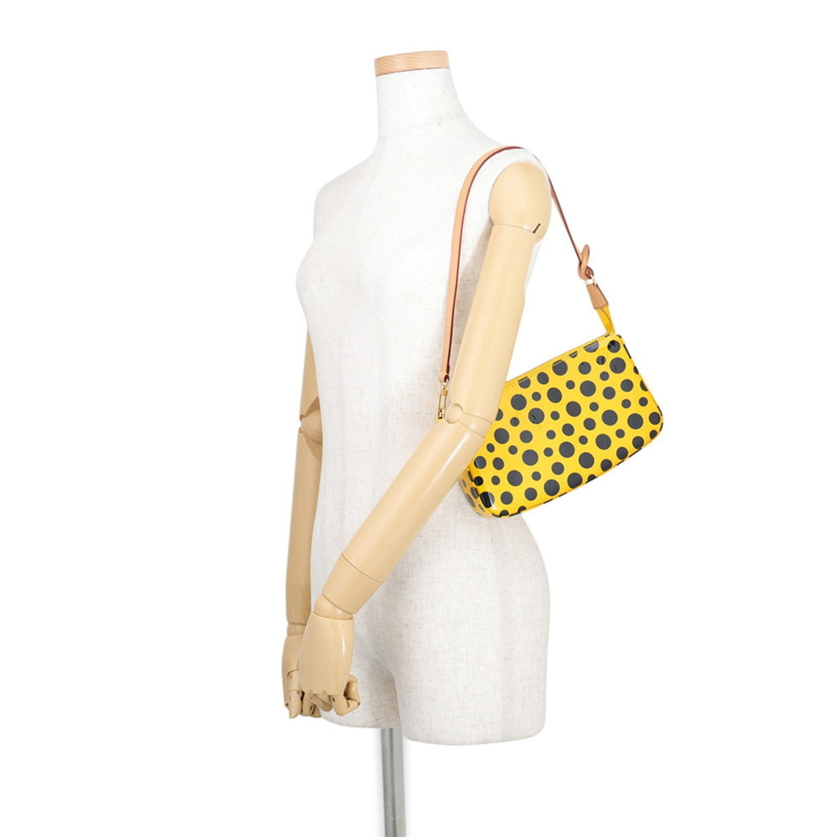 Louis Vuitton Jaune Monogram Vernis Handbag Pochette Pouch (Pre-Owned)