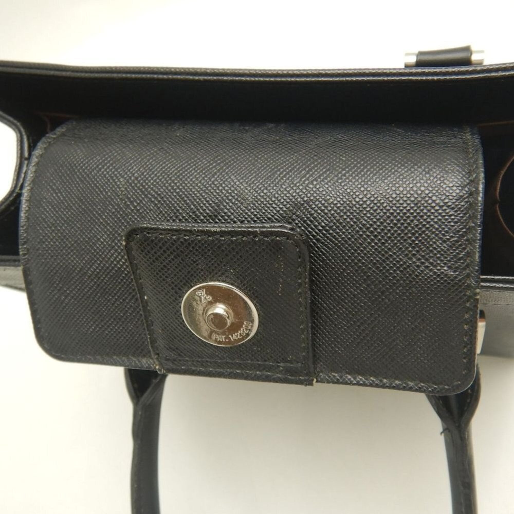 Burberry Black Leather Handbag (Pre-Owned)