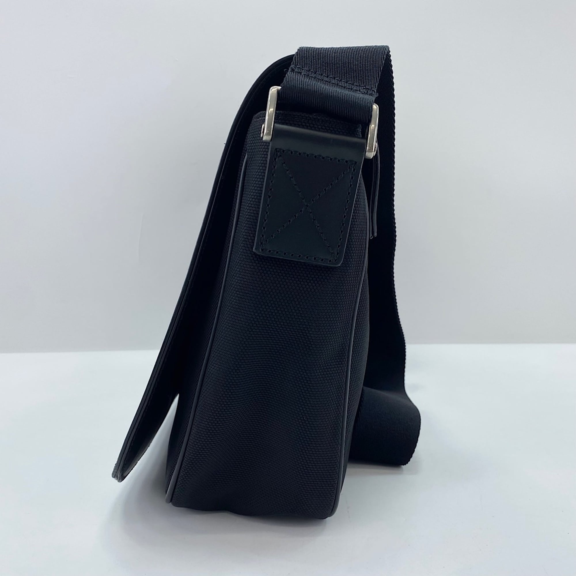 Gucci Black Shoulder Bag (Pre-Owned)