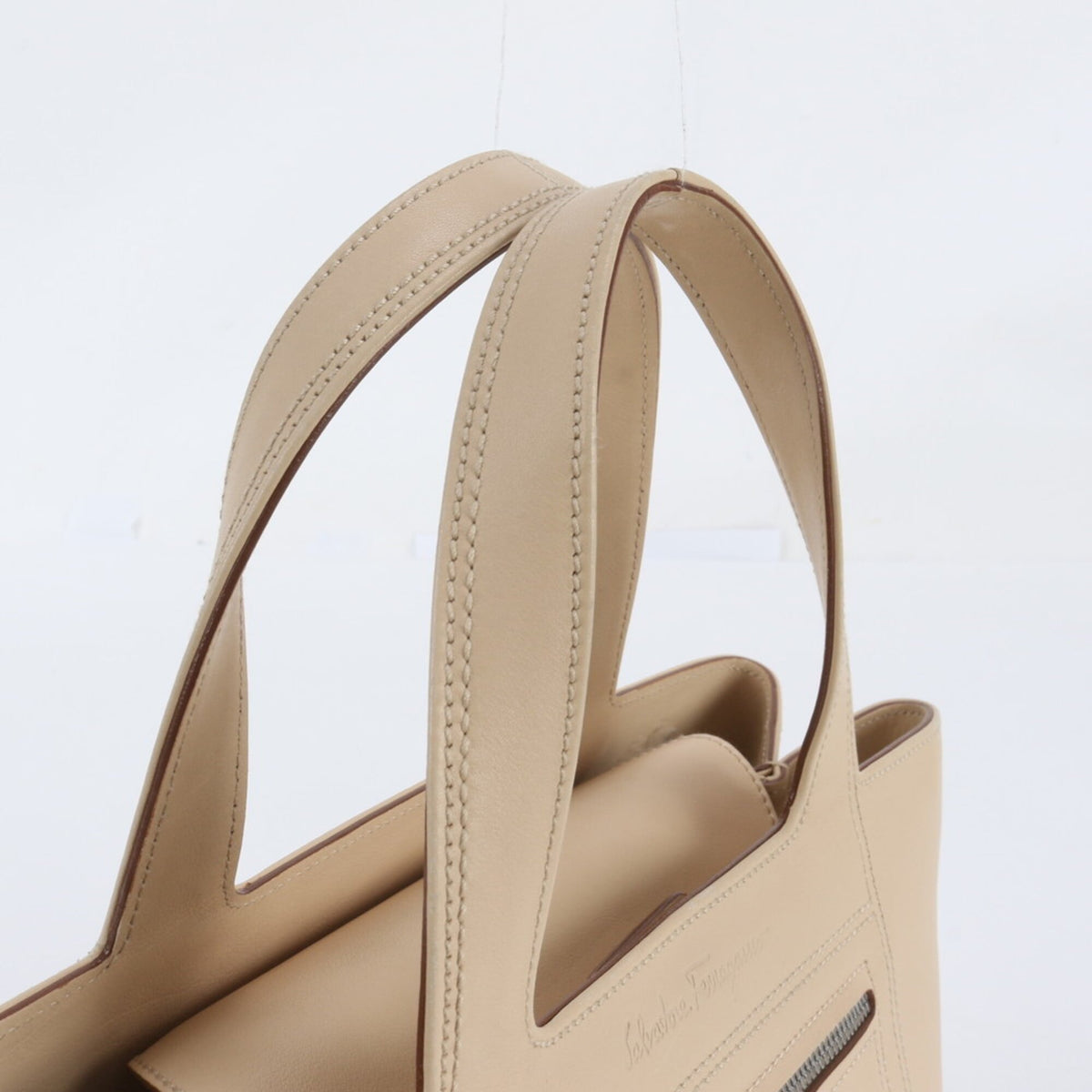 Salvatore Ferragamo Beige Leather Handbag Tote Bag (Pre-Owned)