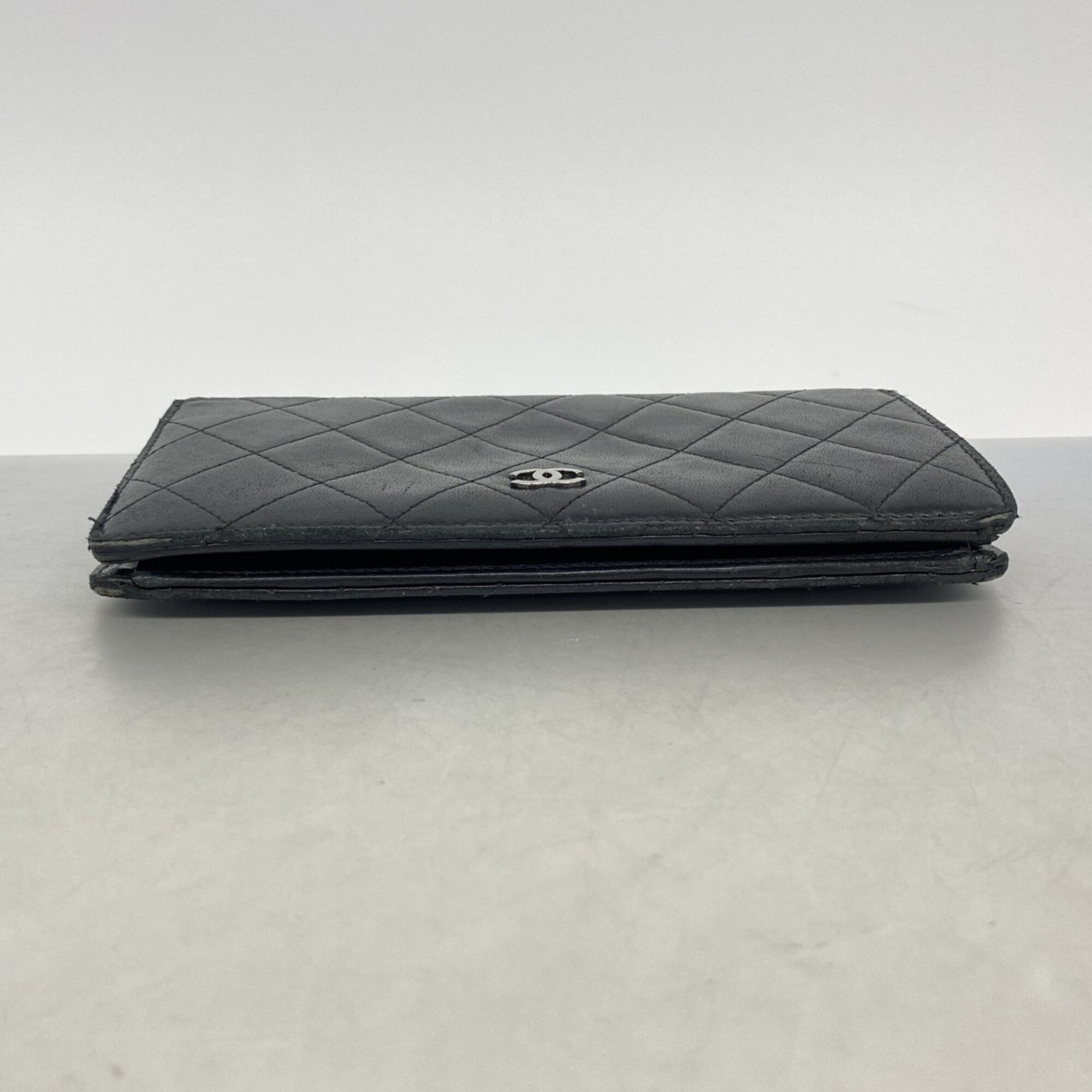 Chanel Black Leather Long Wallet (Bi-Fold) (Pre-Owned)
