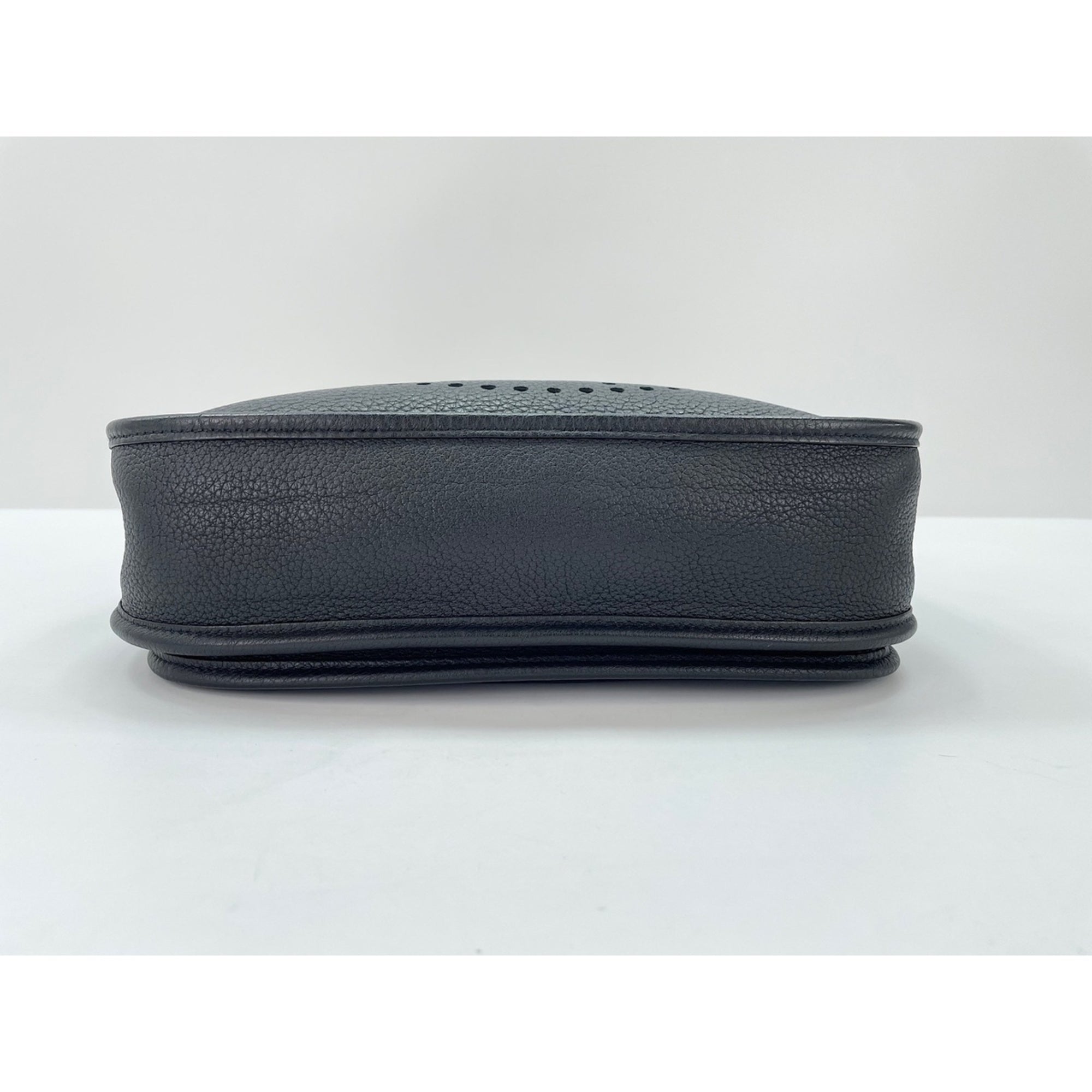 Hermes Black Shoulder Bag (Pre-Owned)