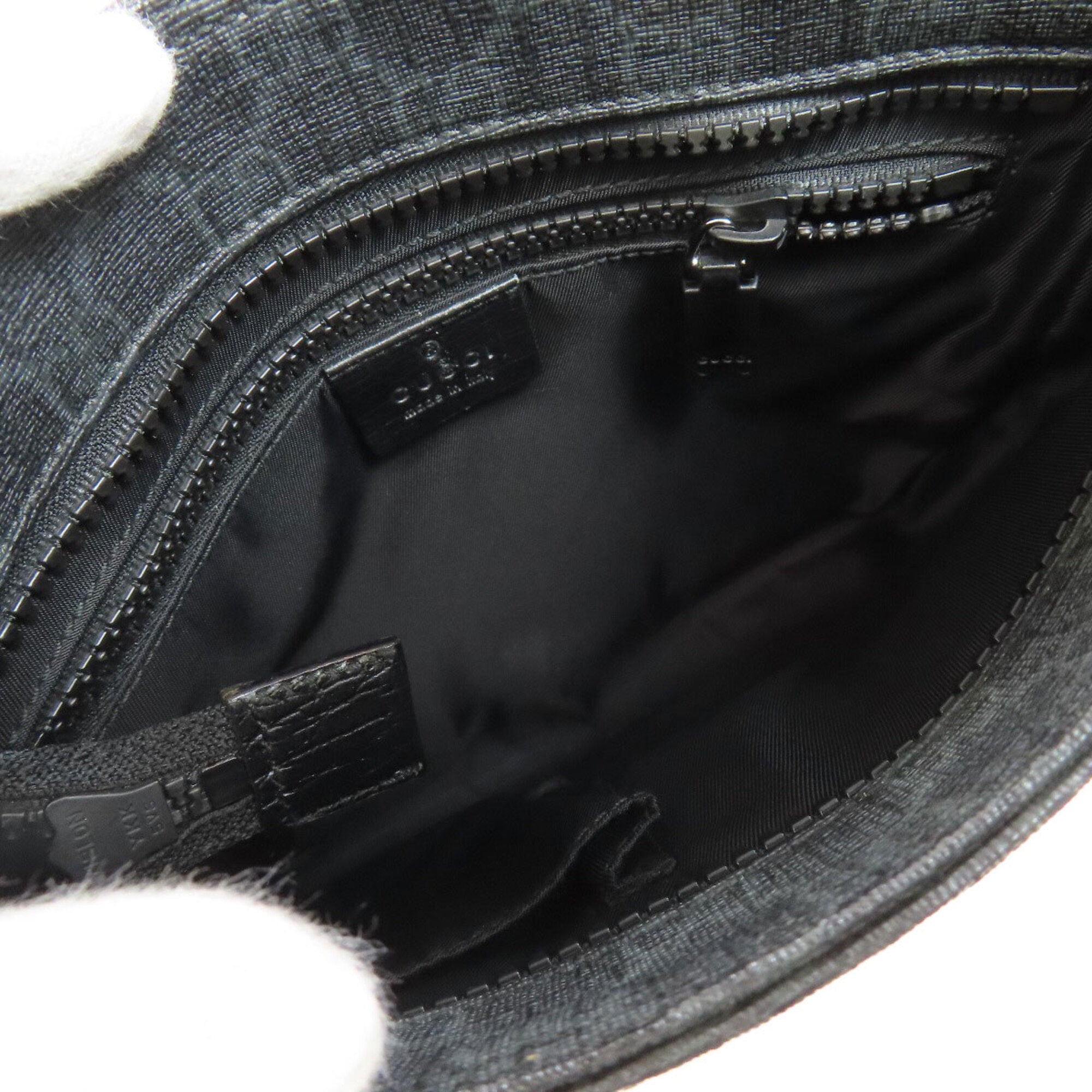 Gucci Black Gg Supreme Shoulder Bag (Pre-Owned)