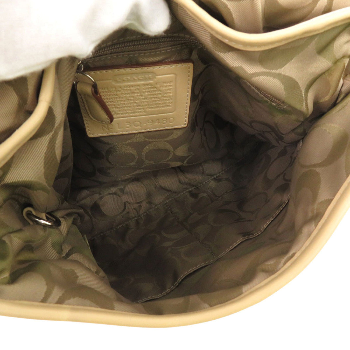 Coach Beige Leather Shoulder Bag (Pre-Owned)