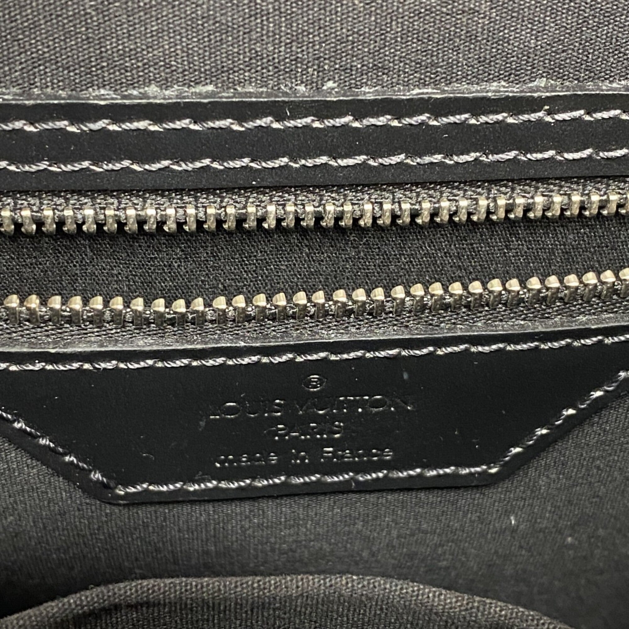 Louis Vuitton Noir Handbag (Pre-Owned)