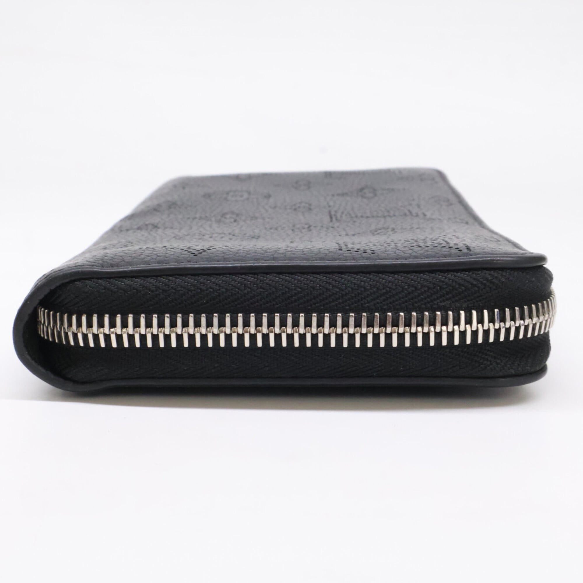 Louis Vuitton Black Mahina Leather Long Wallet (Bi-Fold) (Pre-Owned)