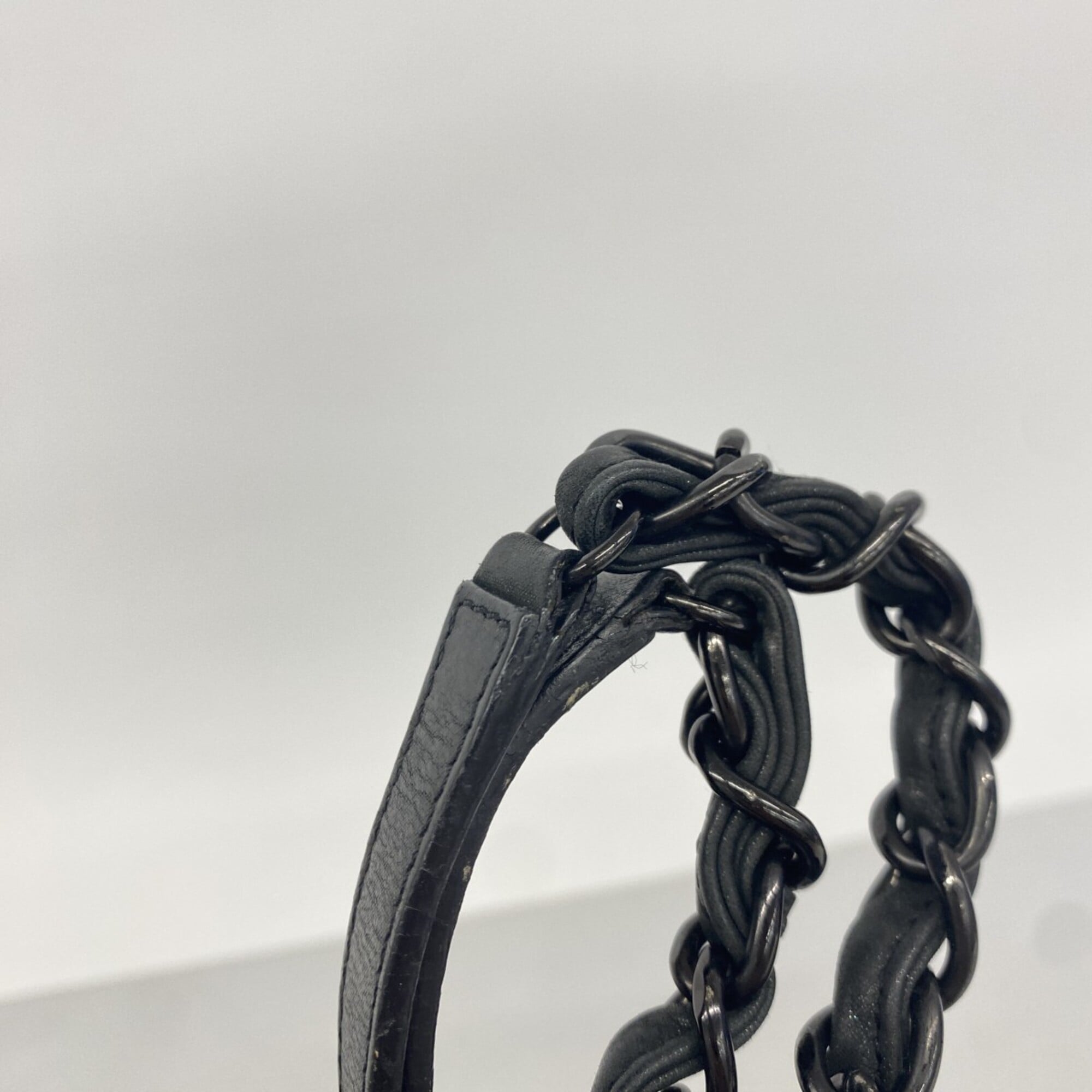 Chanel Black Shoulder Bag (Pre-Owned)