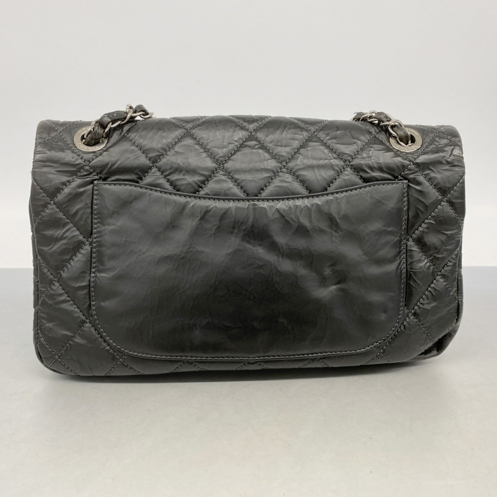Chanel Black Leather Shoulder Bag (Pre-Owned)