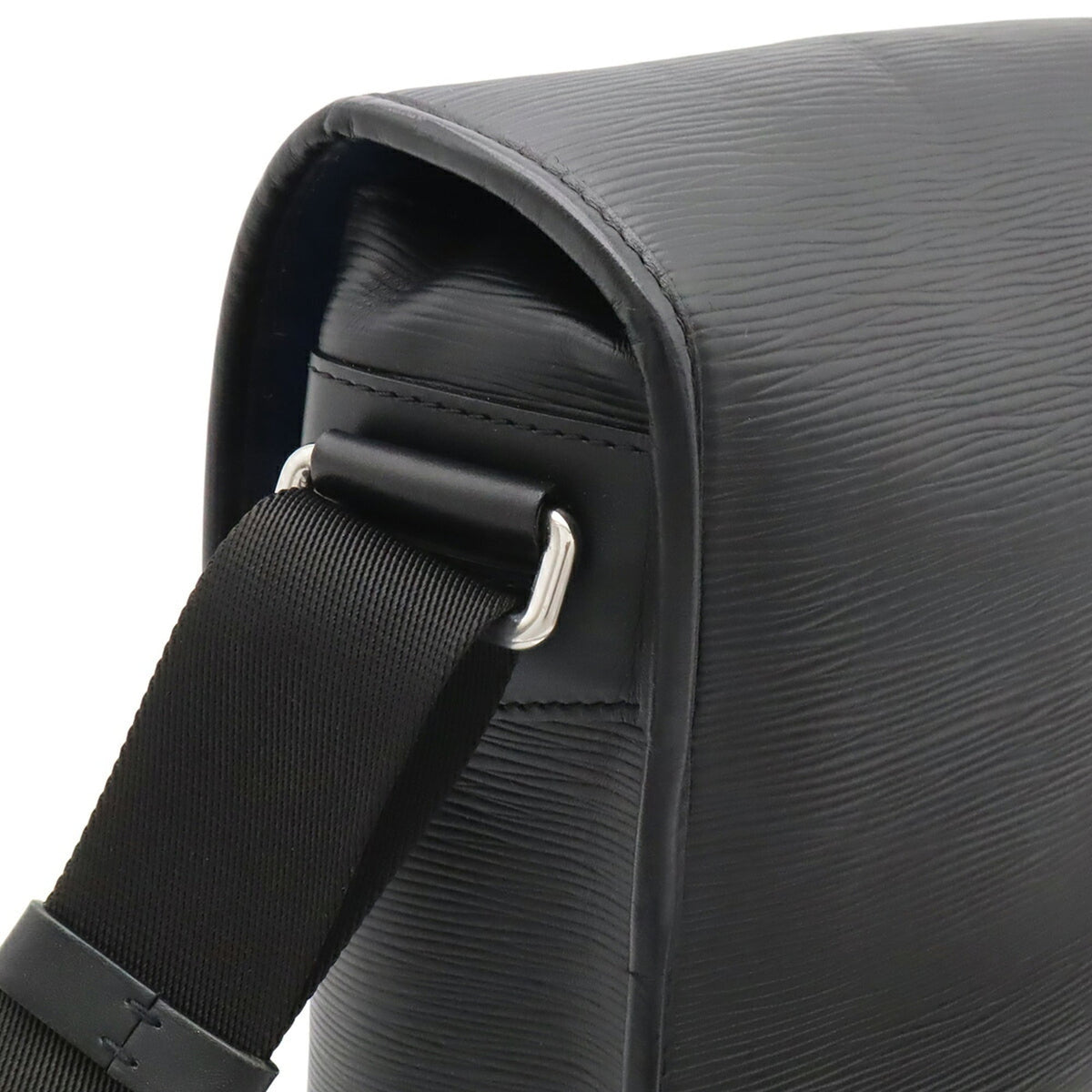 Louis Vuitton Noir Epi Leather Messenger Bag Shoulder Bag (Pre-Owned)