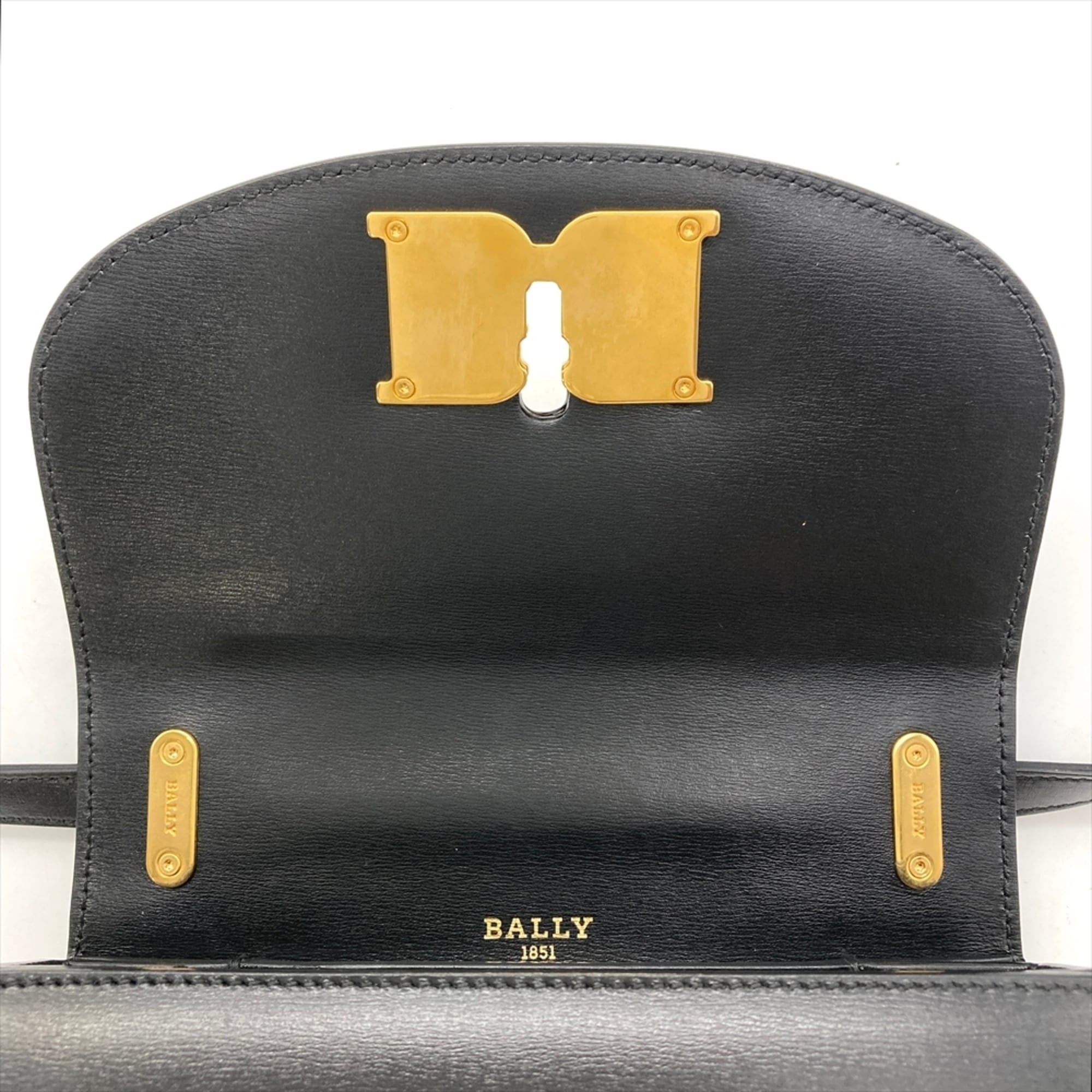 Bally Black Leather Crossbody Bag Shoulder Bag (Pre-Owned)