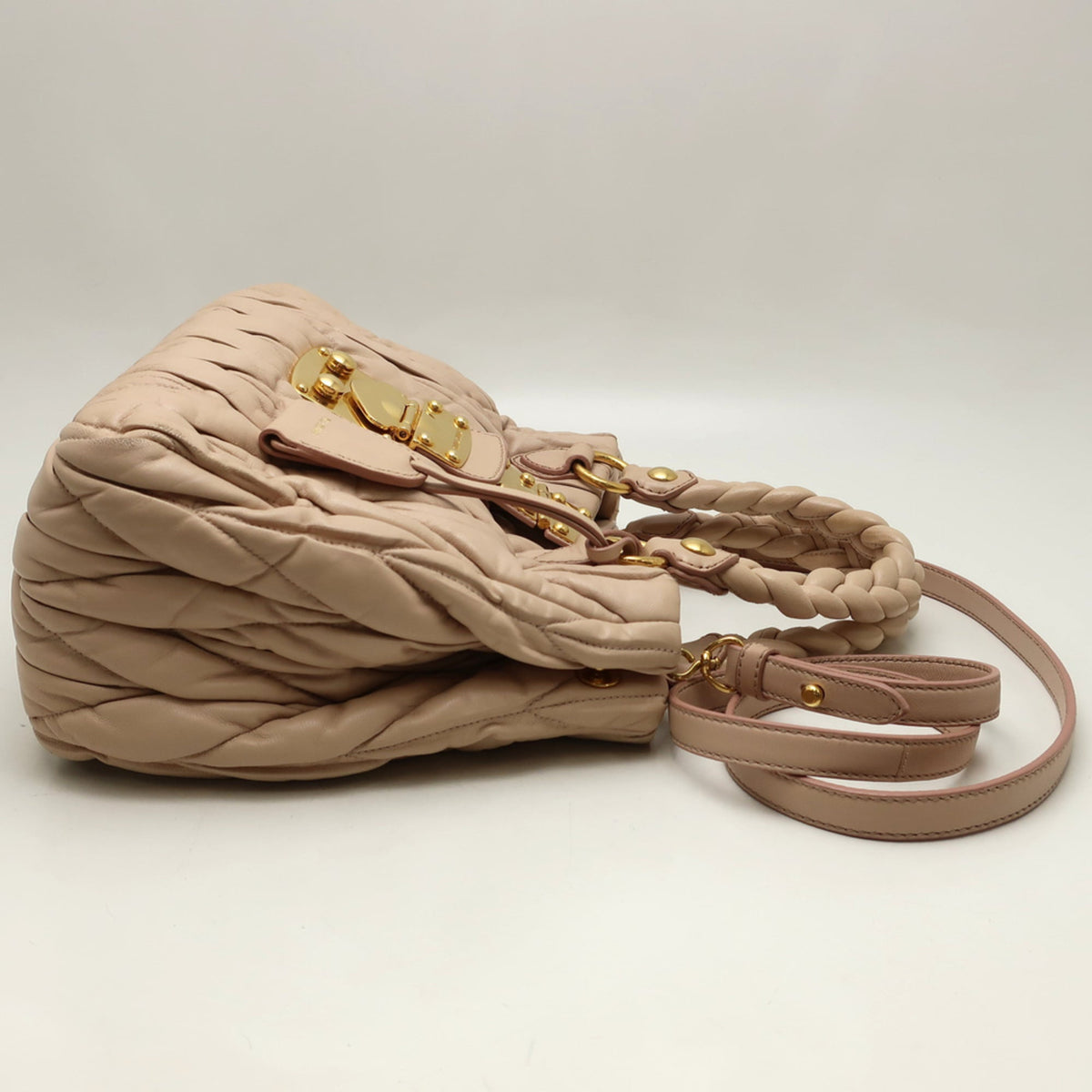 Miu Miu Leather Handbag (Pre-Owned)