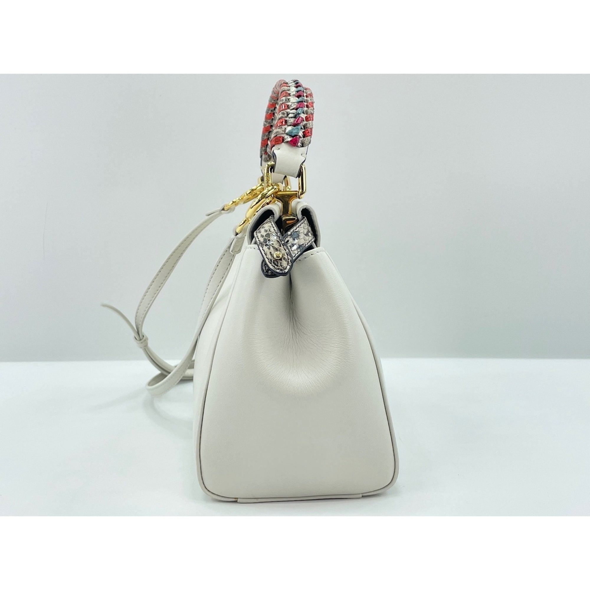 Fendi White Handbag (Pre-Owned)