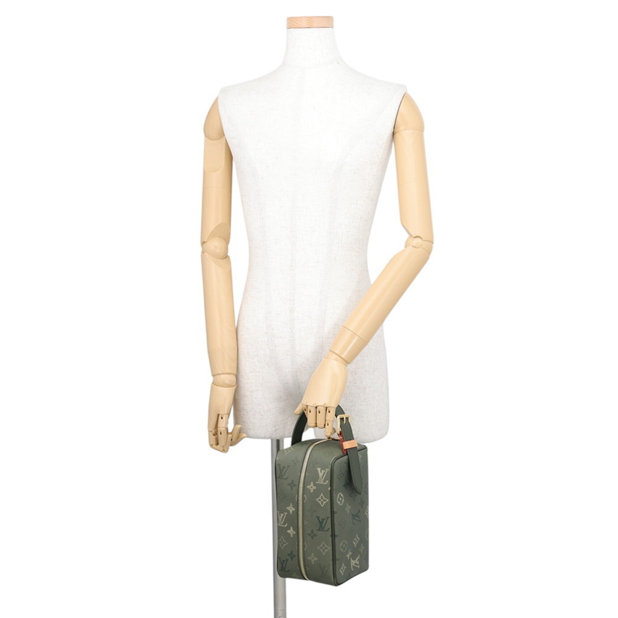Louis Vuitton Green Khaki Monogram Monogram Clutch Bag Handbag Pouch (Pre-Owned)