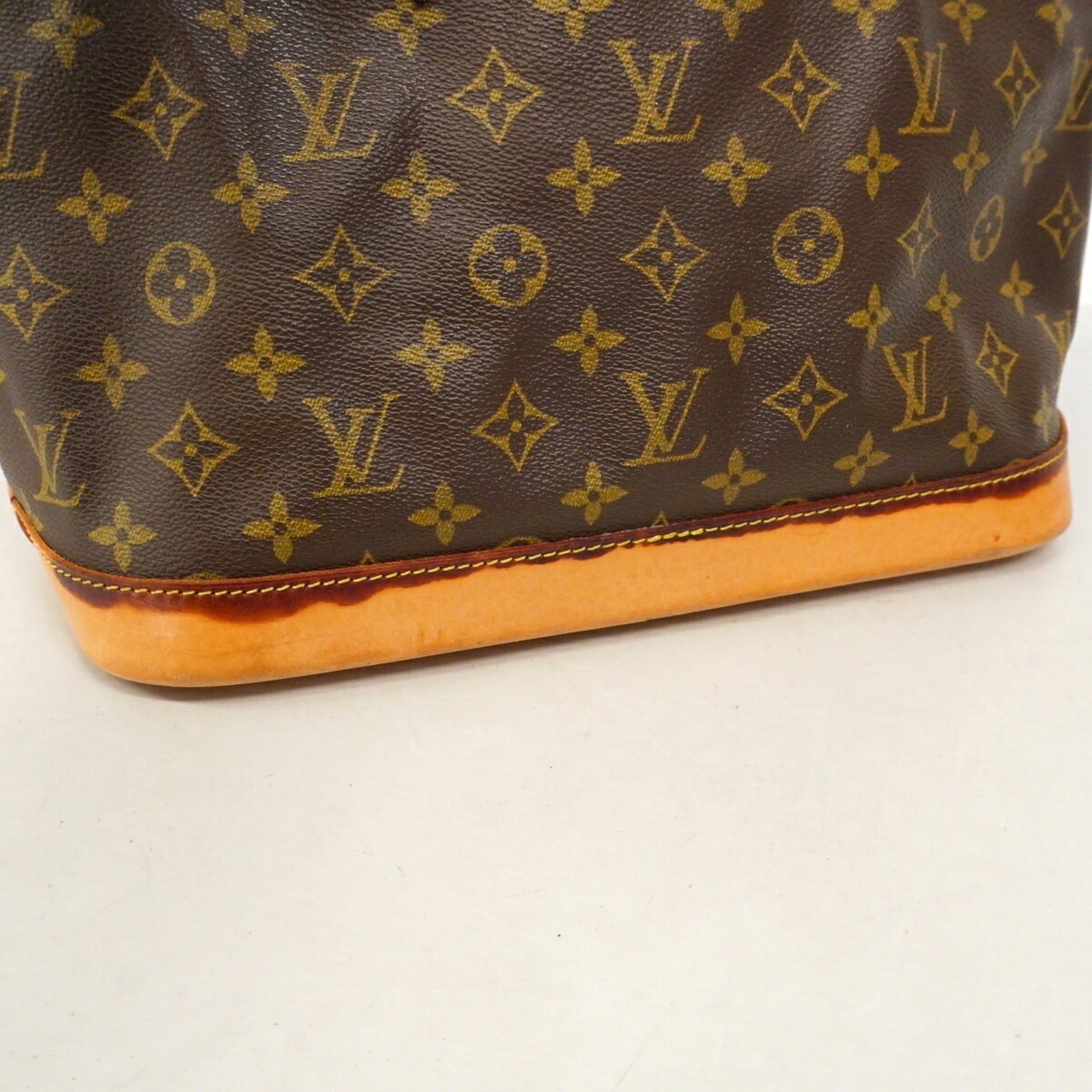 Louis Vuitton Brown Handbag (Pre-Owned)