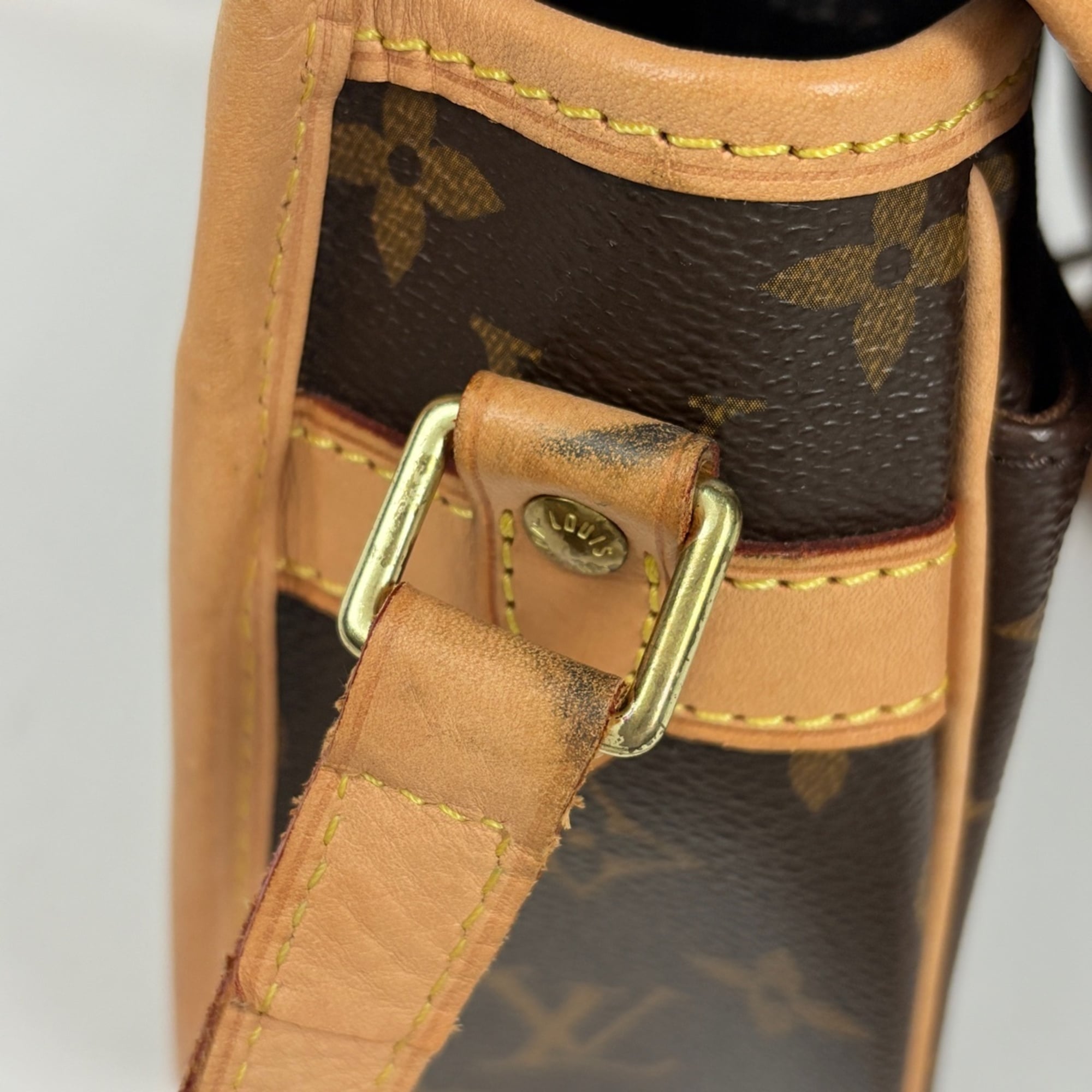 Louis Vuitton Brown Monogram Shoulder Bag (Pre-Owned)