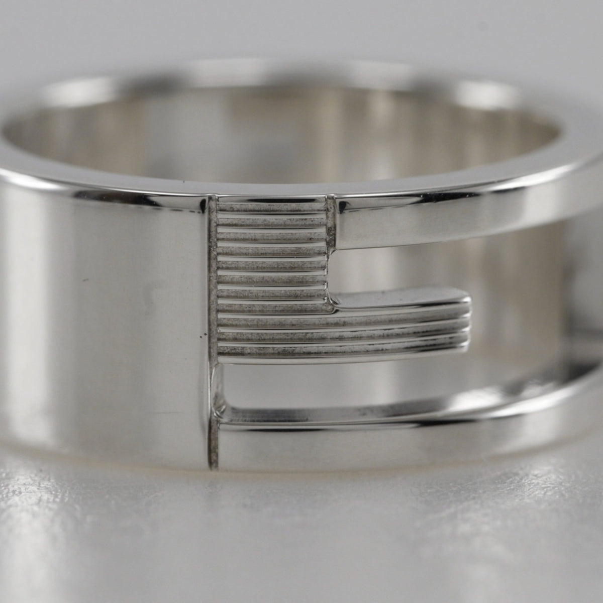 Gucci Silver 925 Band Ring (Pre-Owned)