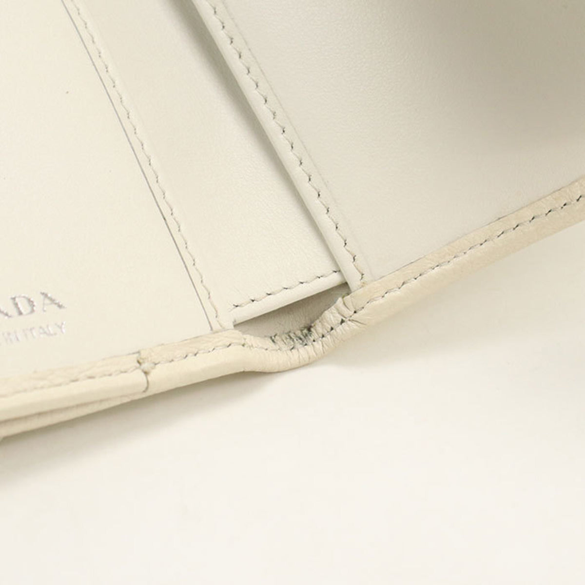 Prada White Leather Wallet (Tri-Fold) (Pre-Owned)