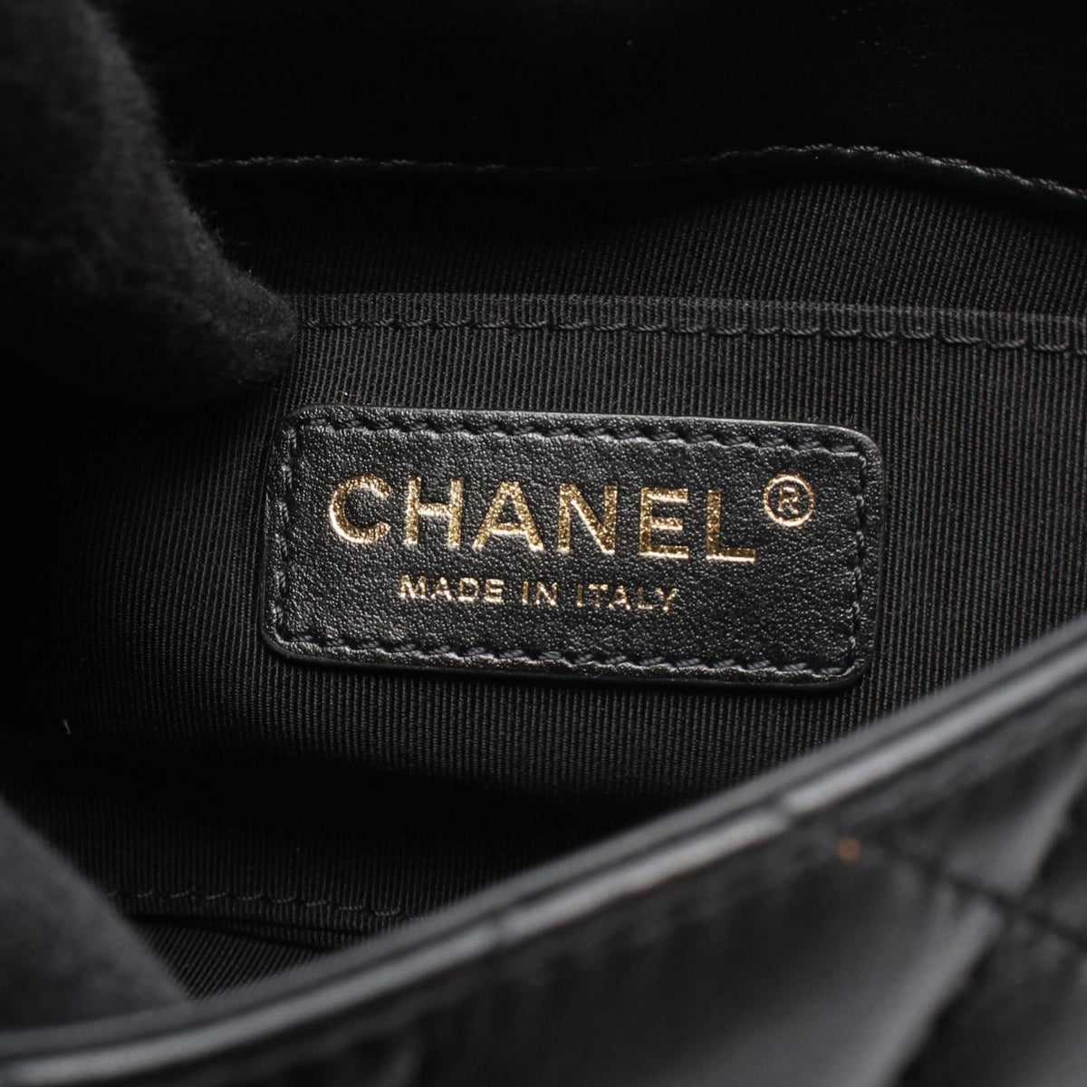 Chanel Black Leather Handbag Shoulder Bag (Pre-Owned)