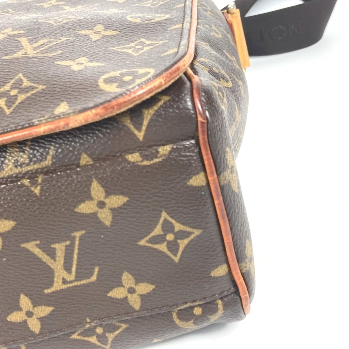 Louis Vuitton Brown Monogram Monogram Messenger Bag Shoulder Bag (Pre-Owned)
