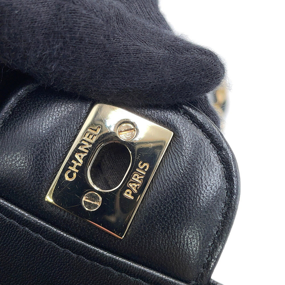 Chanel Black Leather Handbag Shoulder Bag (Pre-Owned)