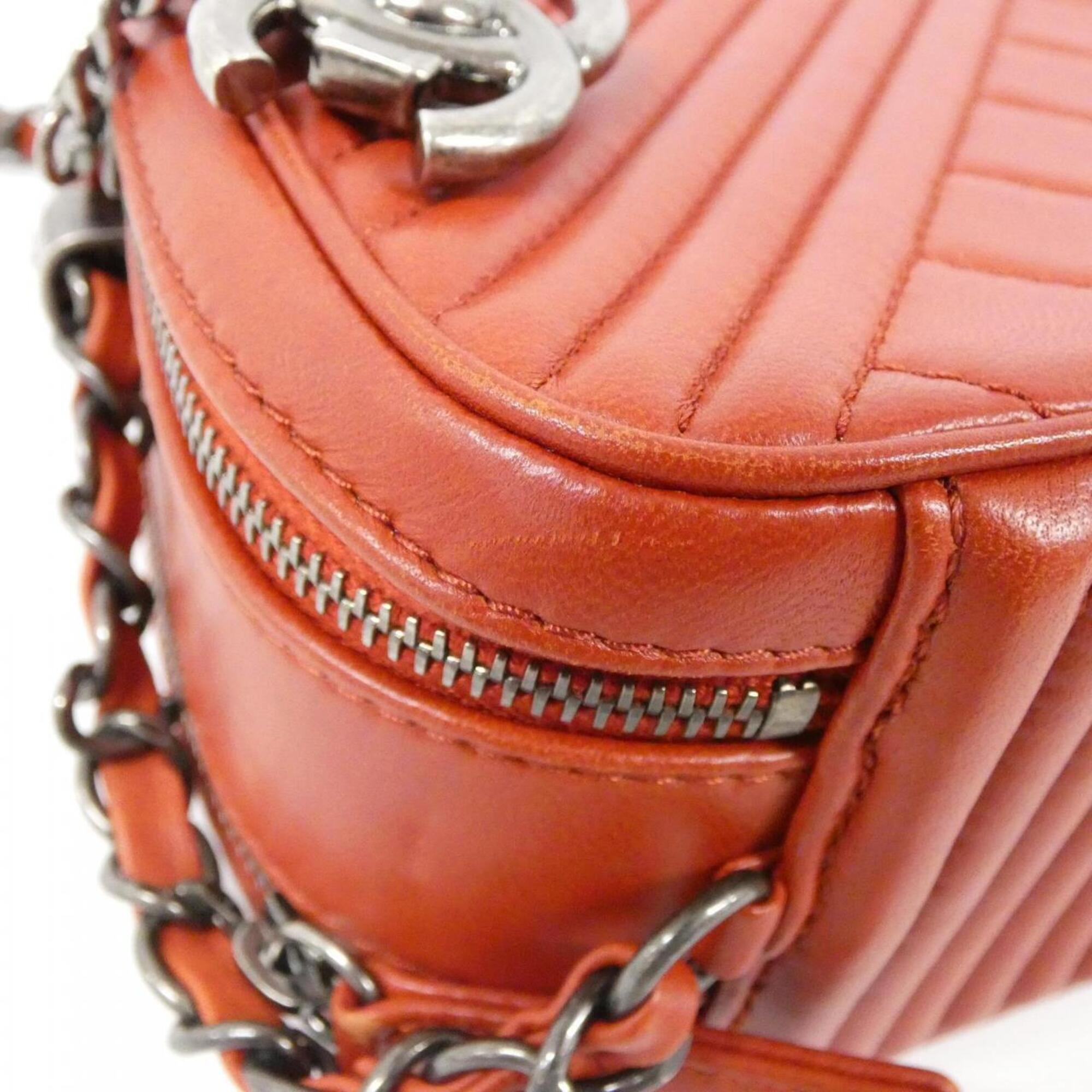Chanel Red Color Leather Shoulder Bag (Pre-Owned)