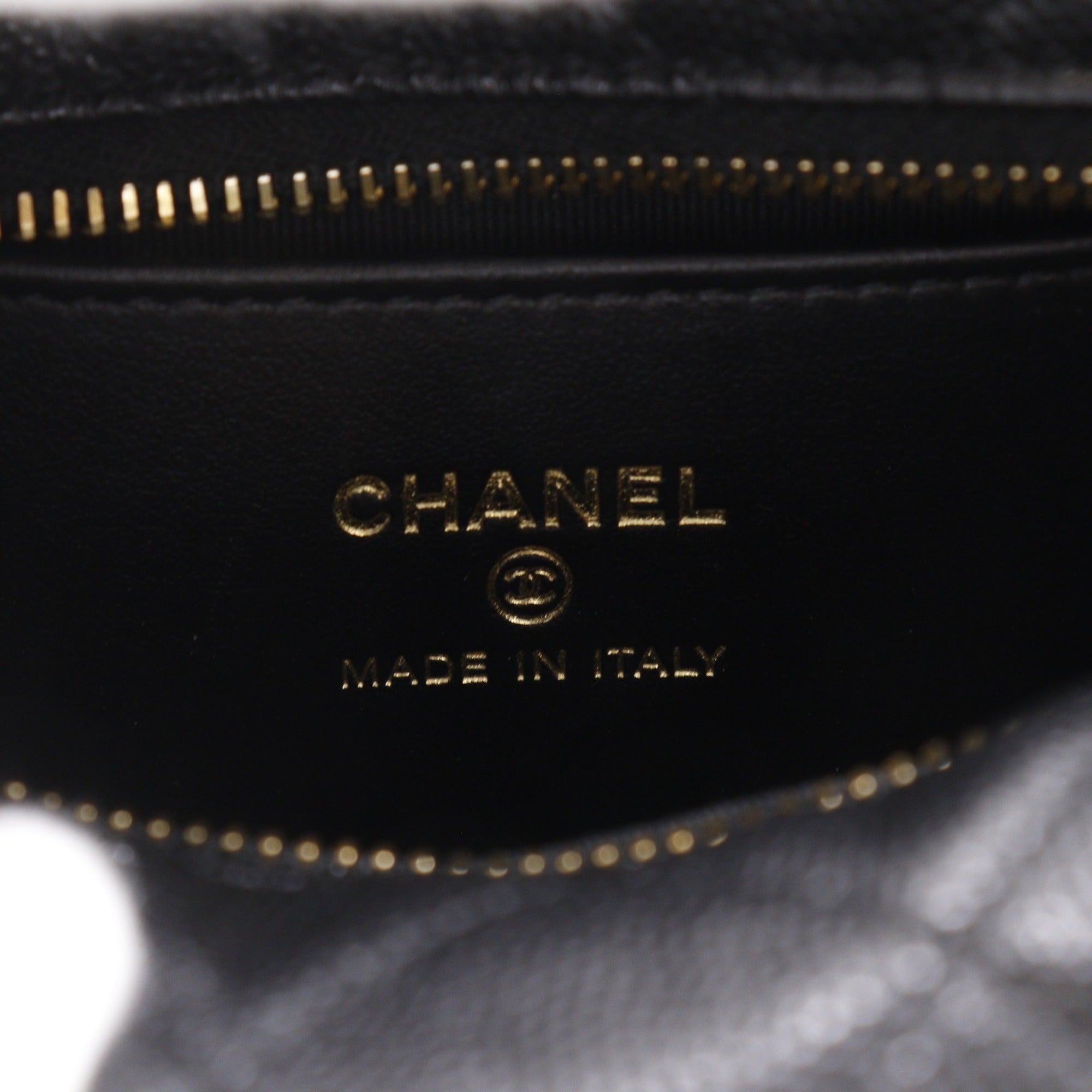 Chanel Matelasse Black Grained Calfskin Handbag (Pre-Owned)
