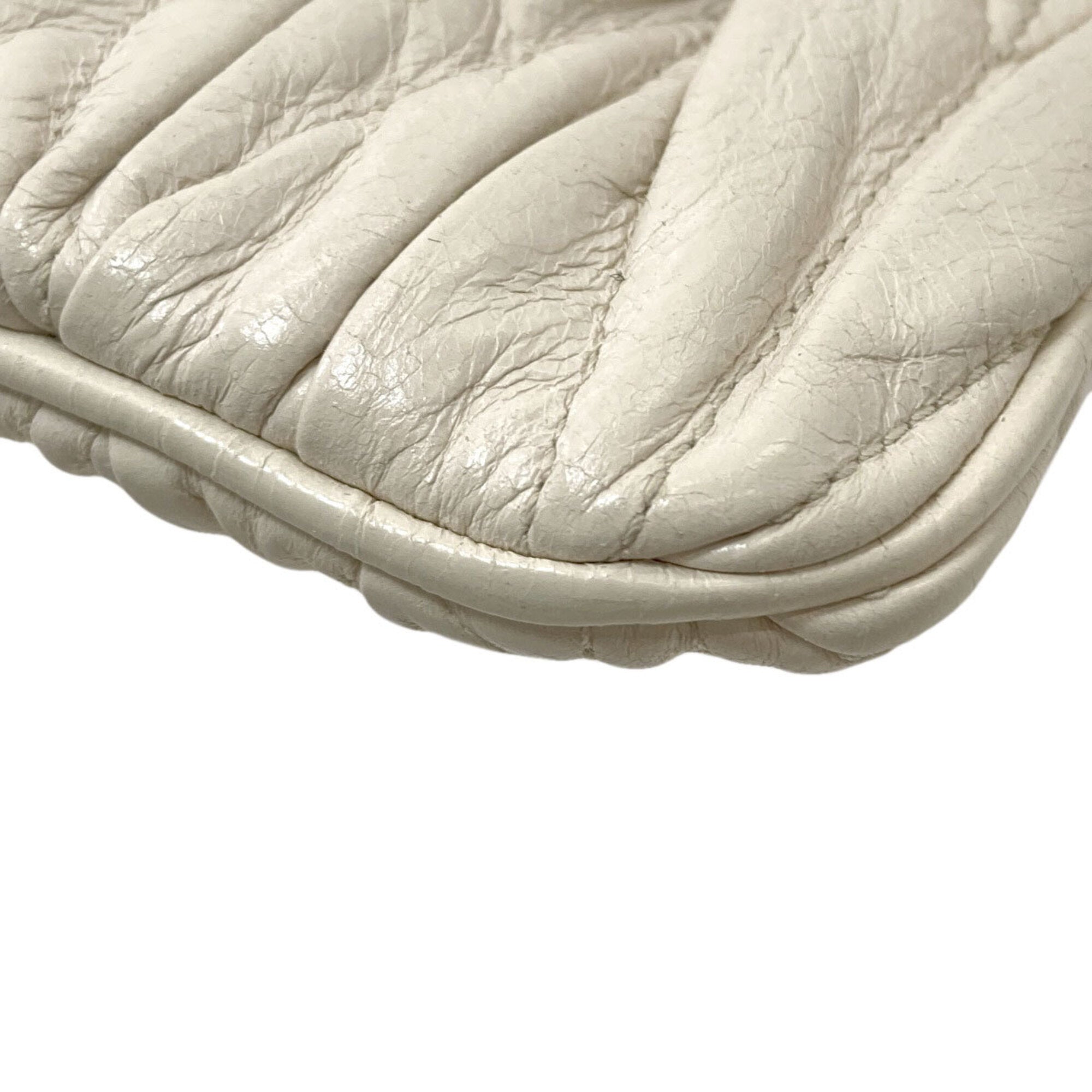 Miu Miu White Leather Pouch Shoulder Bag (Pre-Owned)