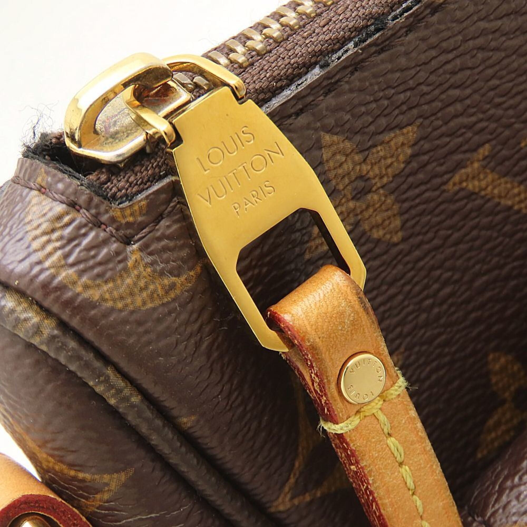 Louis Vuitton Brown Monogram Monogram Shoulder Bag (Pre-Owned)
