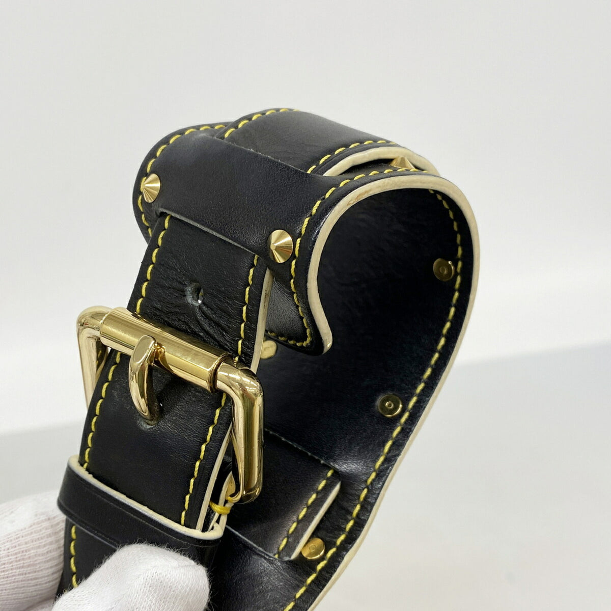 Louis Vuitton Noir Shoulder Bag (Pre-Owned)