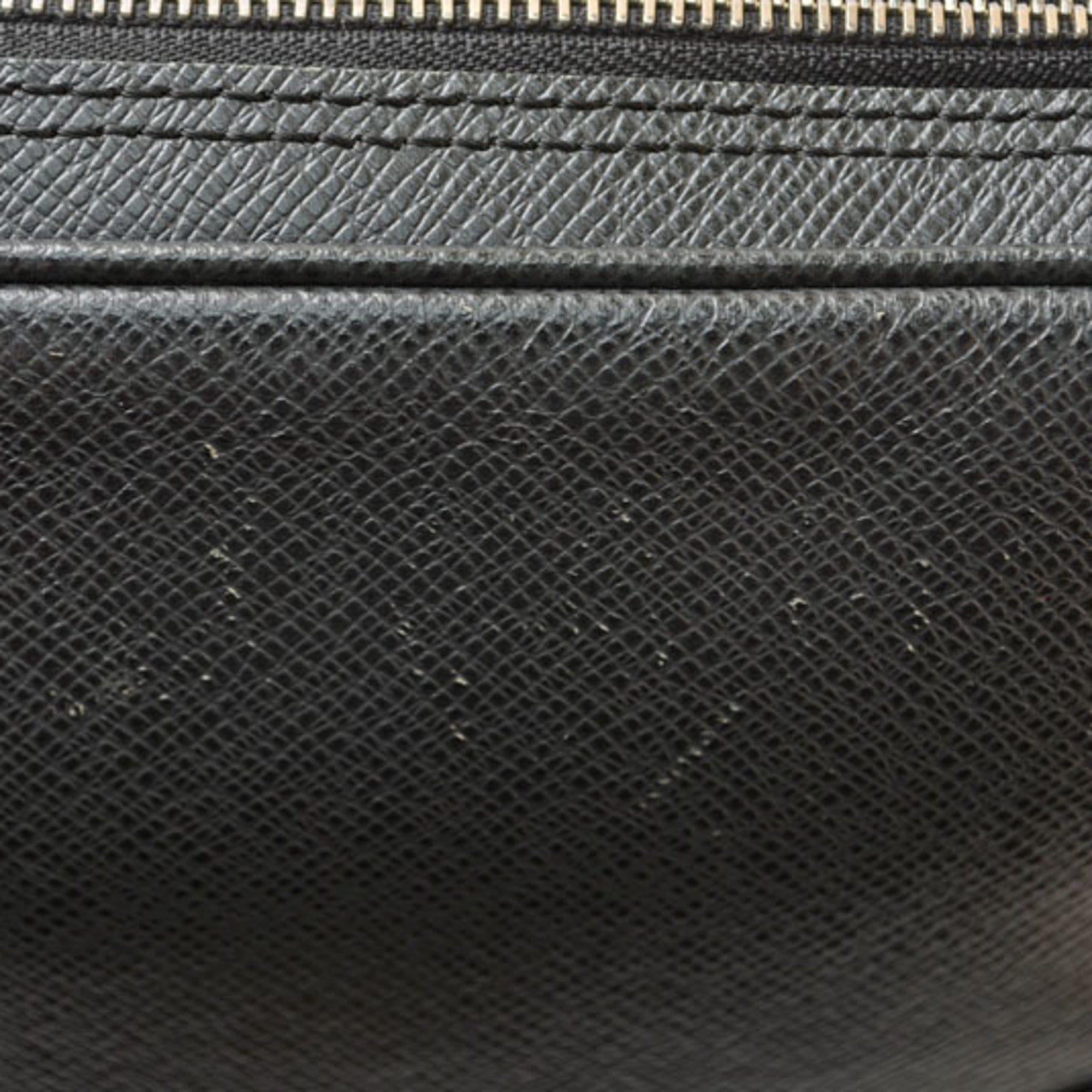 Louis Vuitton Ardoise Black Taiga Leather Clutch Bag (Pre-Owned)