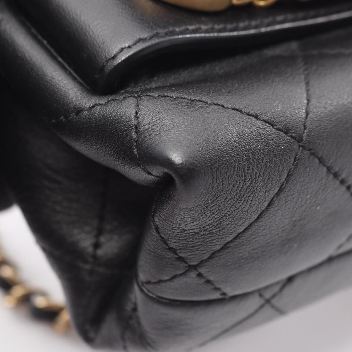 Chanel Black Leather Handbag Shoulder Bag (Pre-Owned)