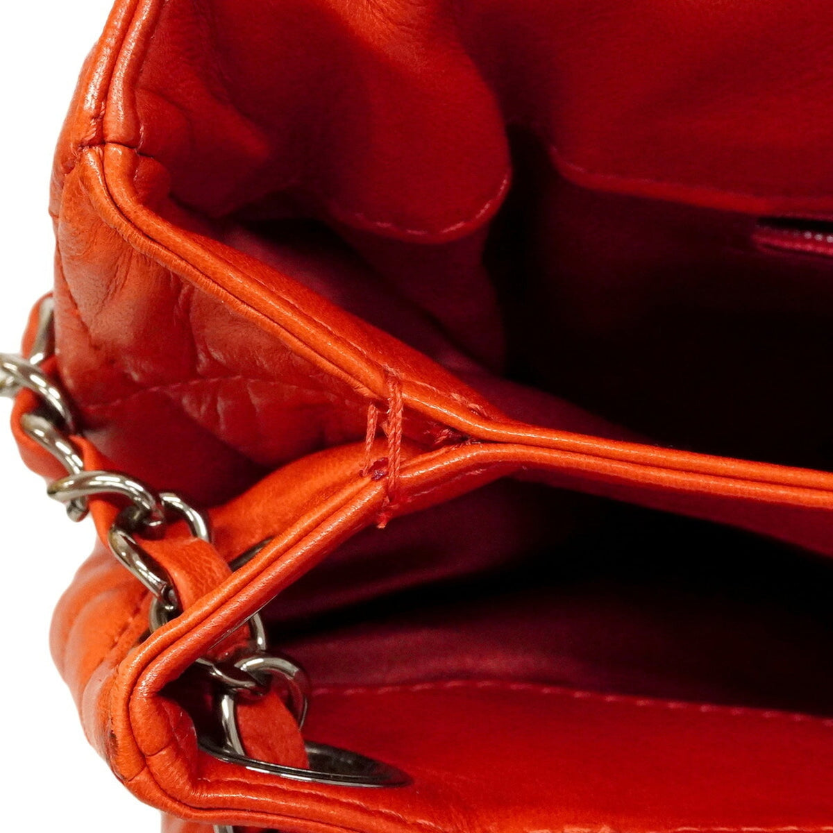 Chanel Red Color Leather Shoulder Bag (Pre-Owned)